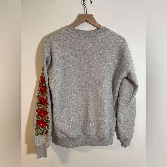 “Polish Rose" Crew Neck Sweatshirt Gray With Floral Embroidery Sz Small Ukraine - Picture 3 of 9